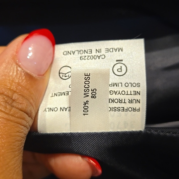 Aquascutum London Black Blazer with Gold Buttons - Picture 12 of 15